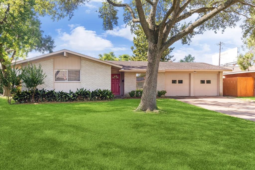 Foto principal - 9547 Beverly Hill St