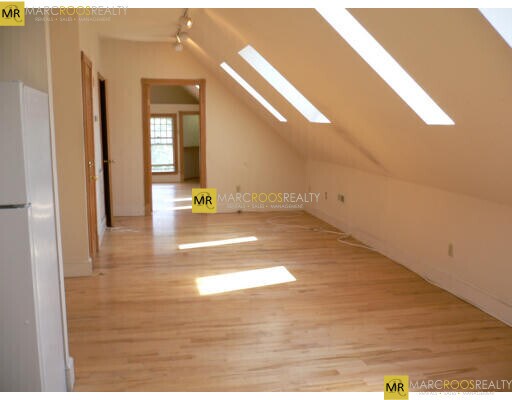 Building Photo - 89 Hillside St