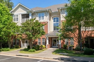 Building Photo - 912 Providence Glen Dr