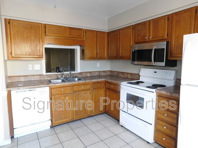 Building Photo - 5557 Old Guard Crescent