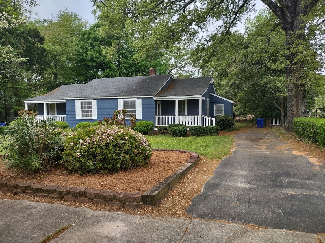 Primary Photo - 837 Academy Drive