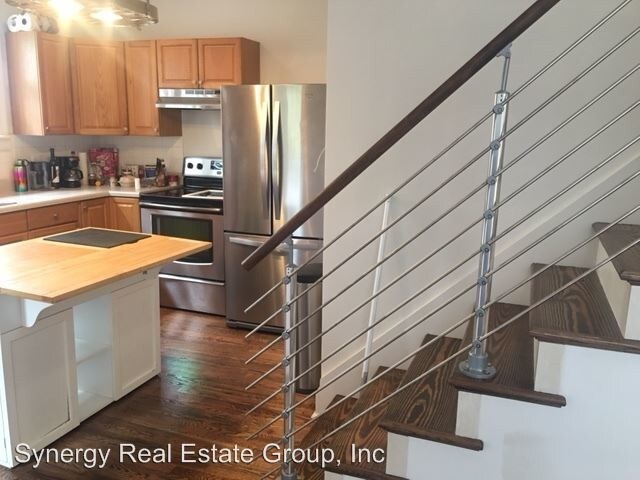Primary Photo - 1802 Riverside Dr