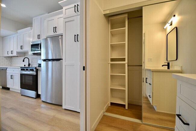 Building Photo - 849
