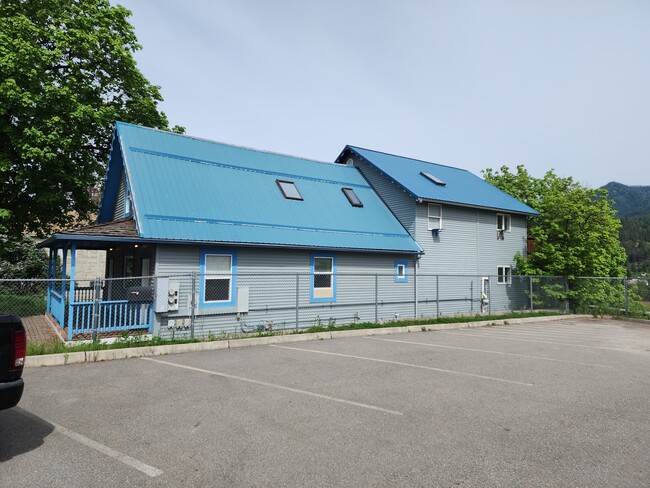 Public parking 106 Idaho Ave - 106 W Idaho Ave