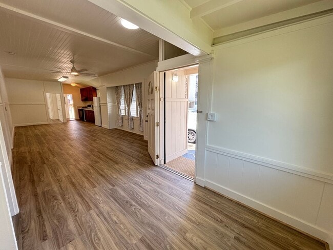 Building Photo - 1717 Kewalo St