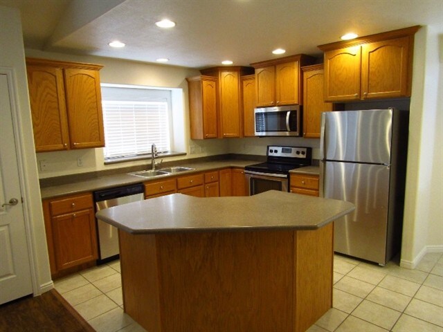 Building Photo - 5171 W Crimson Patch Way