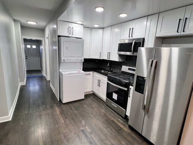 Foto del edificio - 1414 N Laramie Ave