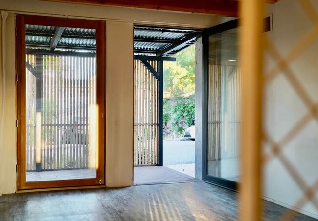 Building Photo - 669 Benson Way