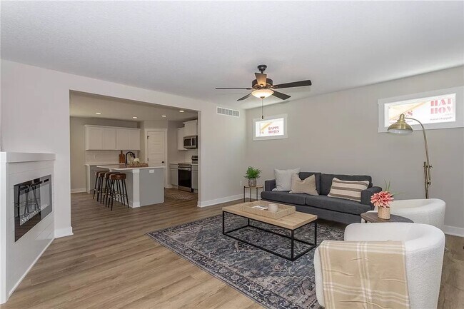 Building Photo - 3055 Worchester Dr