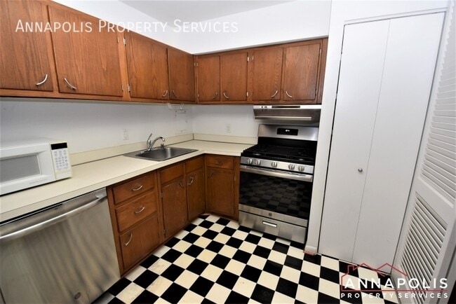 Foto del edificio - 796d fairview ave