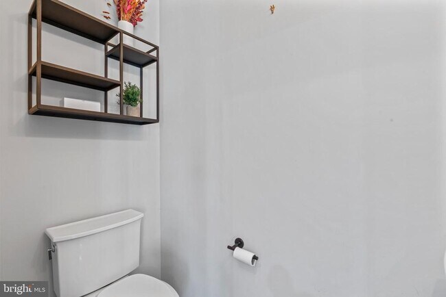 Foto del edificio - 6692 Ordsall St