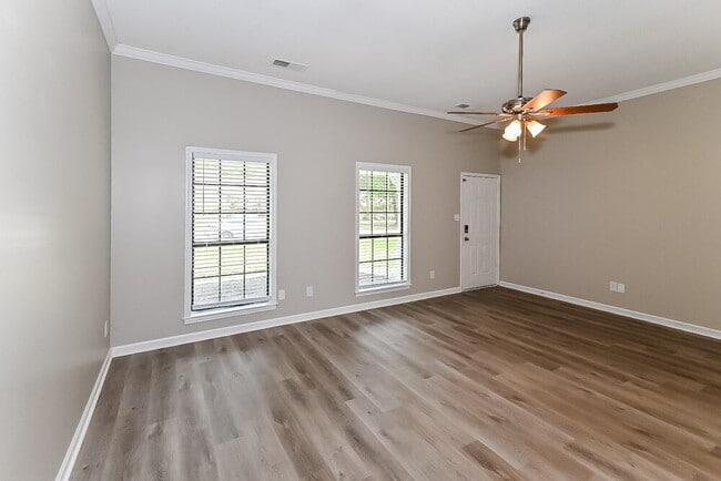 Building Photo - 7135 Blue Grass Rd