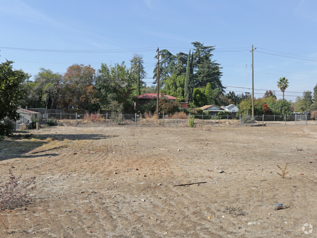 Building Photo - 541@South Tower & Cedar Heights