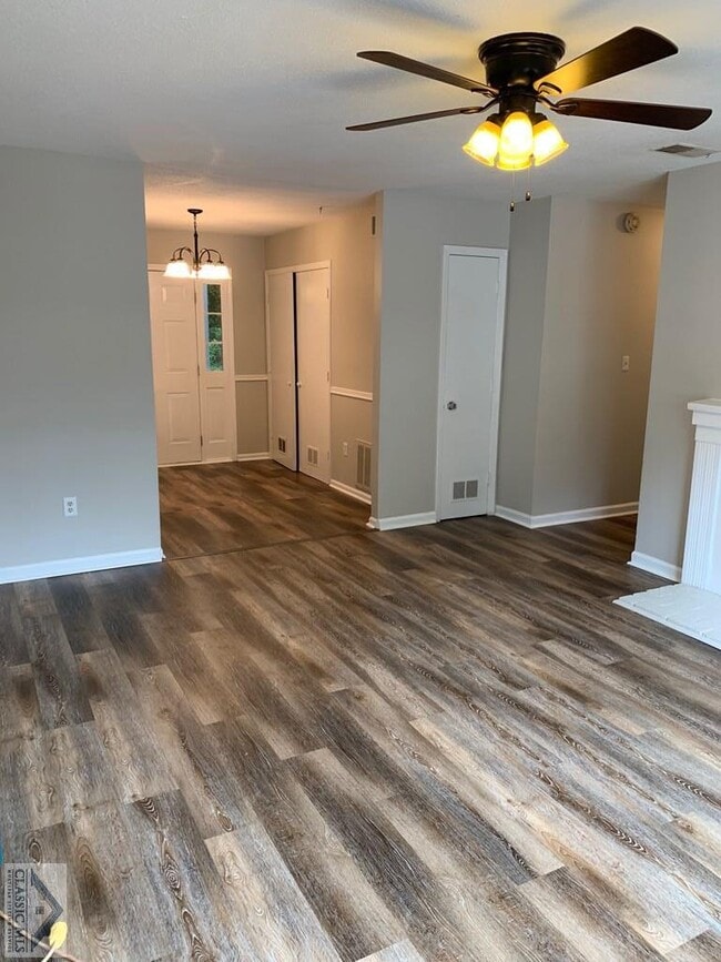 Building Photo - 109 Mark Twain Cir