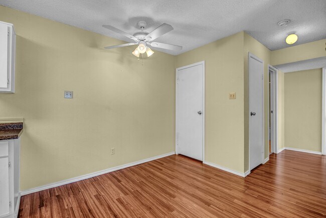 Foto del edificio - 2750 Holly Hall St