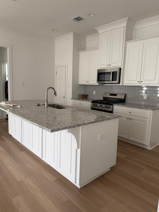 Building Photo - 9579 Summer Cypress Ave