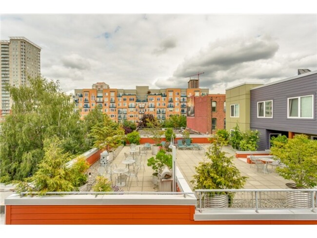 Building Photo - 1bd/1ba Seattle Condo