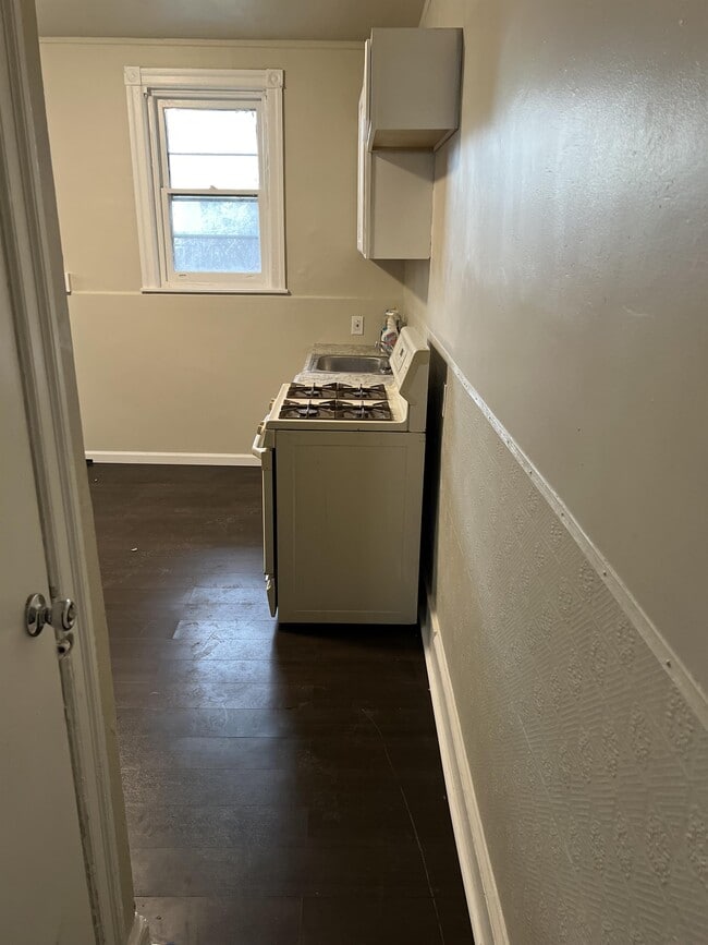 Building Photo - 1156 Wagner Ave