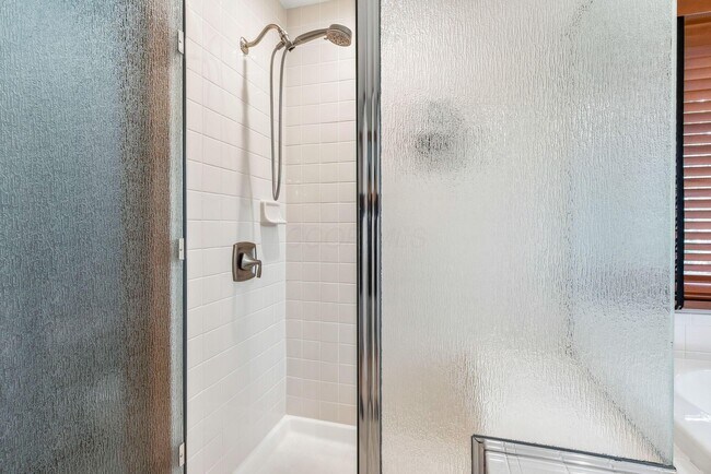 Foto del edificio - 1229 Whispering Meadow Ct