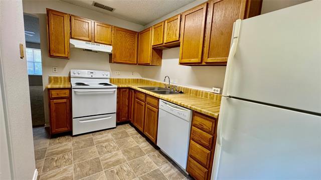 Building Photo - 107 Glade Shadow Dr