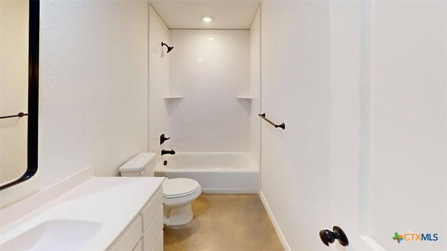 Building Photo - 907 Smoke Tree Ln