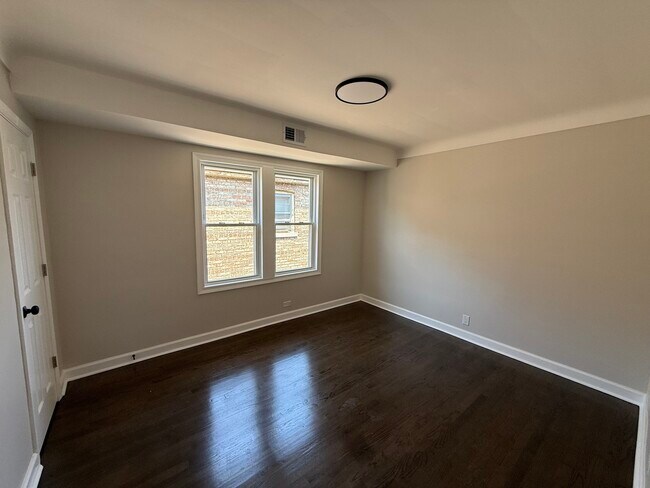 Foto del edificio - 1637 Elmwood Ave
