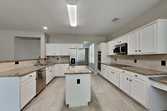 Building Photo - 4031 Echo Mountain Dr