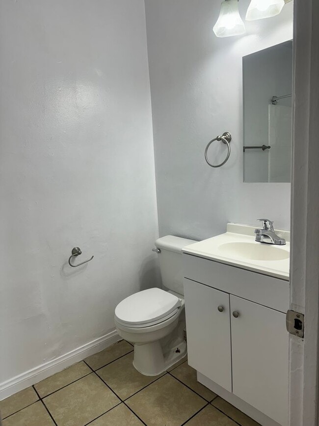 Building Photo - 1 BDRM, 1 BA WITH PARKING (PICTURES COMING...