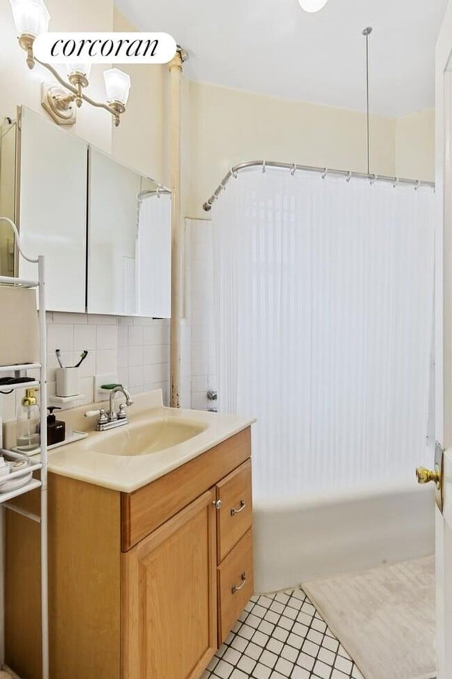 Foto del edificio - 527 W 110th St