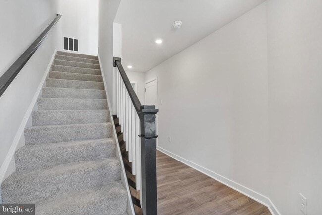 Building Photo - 16521 Green Glade Dr