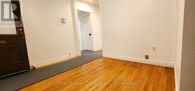 Building Photo - 1154 4th Ave E