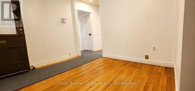 Photo du bâtiment - 1154 4th Ave E