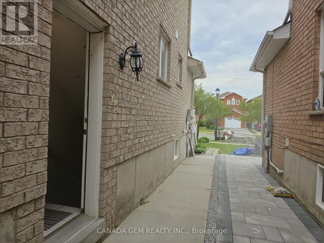 Photo du bâtiment - 54 Clearmeadow Blvd