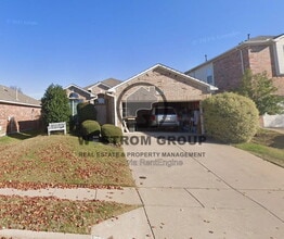 Building Photo - 12808 Old MacGregor Ln