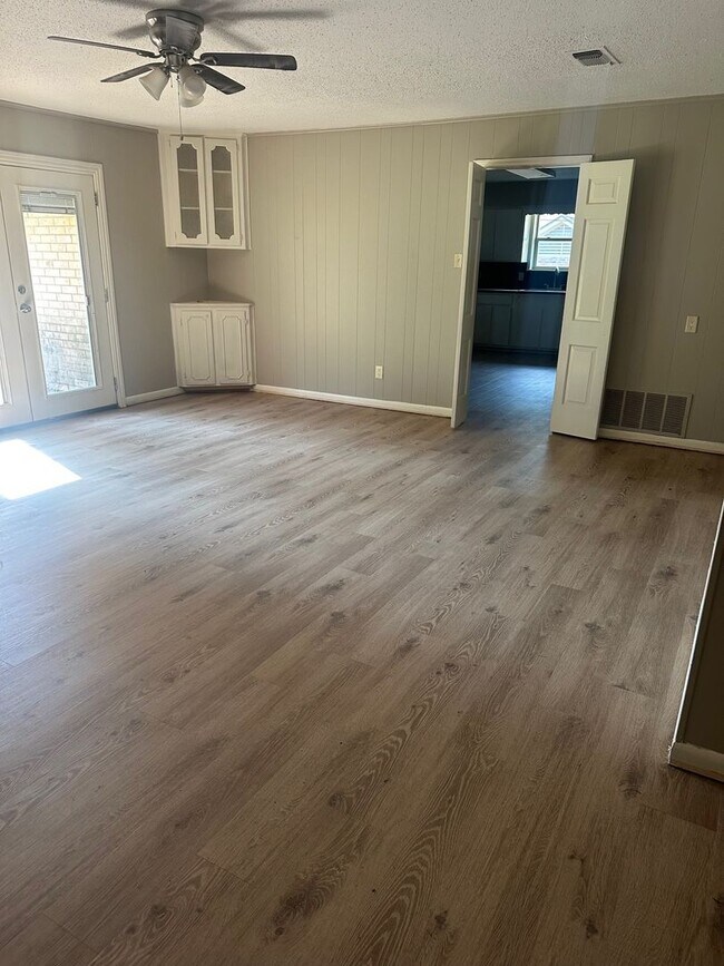 Foto del edificio - 3/2.5/2  LISD FENCED YARD PET FRIENDLY