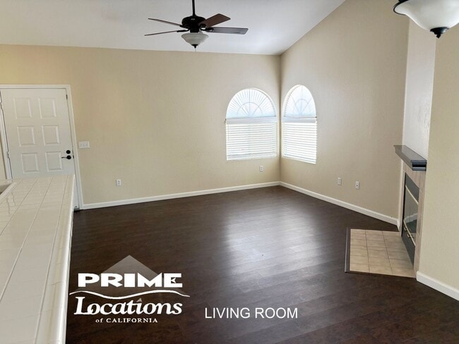 Building Photo - Spectacular Pacific Sunset condo