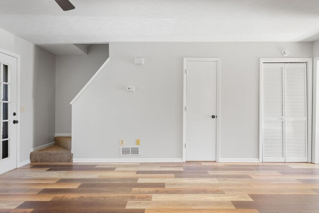 Building Photo - West Georgia Town Home for Rent