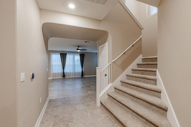 Building Photo - 1605 Constanta Dr