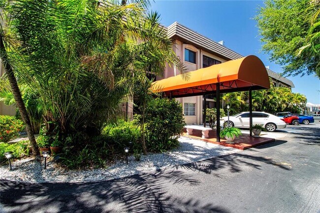 Foto del edificio - 3700 S Osprey Ave