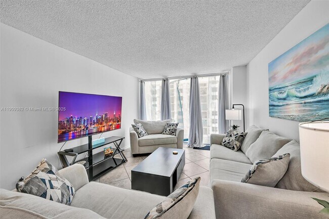 Foto del edificio - 111 Briny Ave