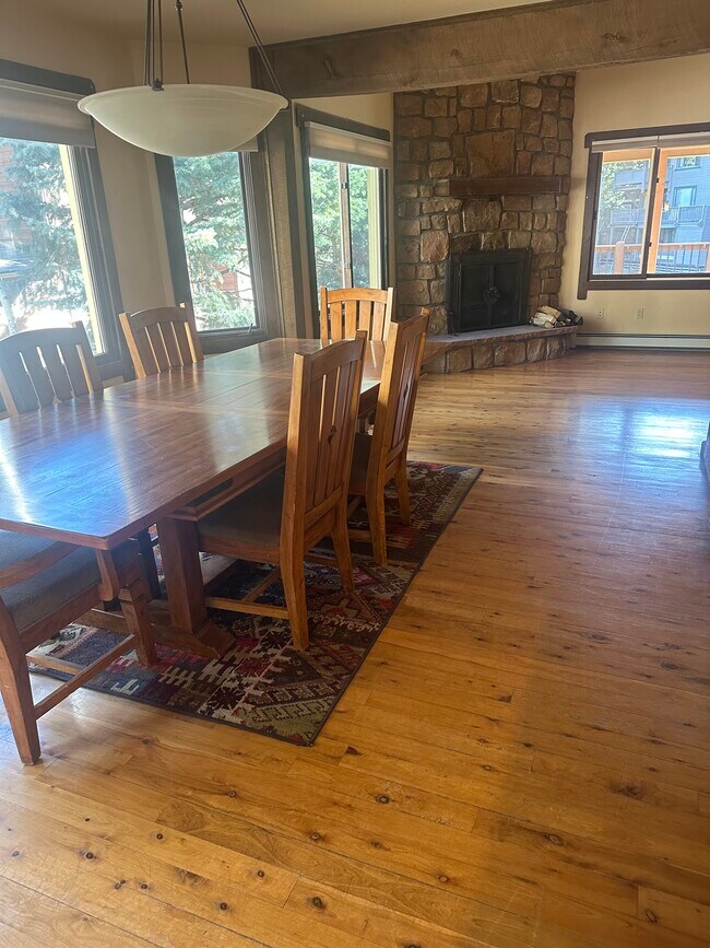 Foto del edificio - 4098 Timbervale Dr