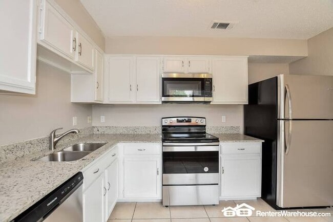 Foto del edificio - $500 OFF DECEMBER RENT!! Newly renovated s...