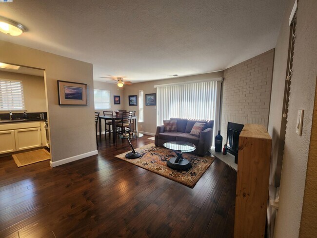 Foto del edificio - 686 Peters Ave
