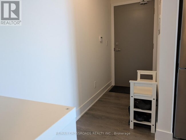 Photo du bâtiment - 188-2188 Fairview Mall Dr