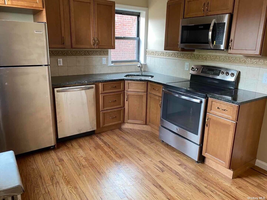 Building Photo - 171-43 Ashby Ave