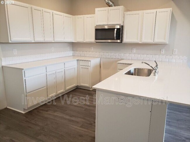 Foto del edificio - 2613 NE 115th Pl.
