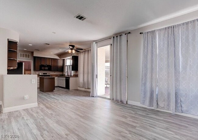 Building Photo - 270 Fairbrook Dr