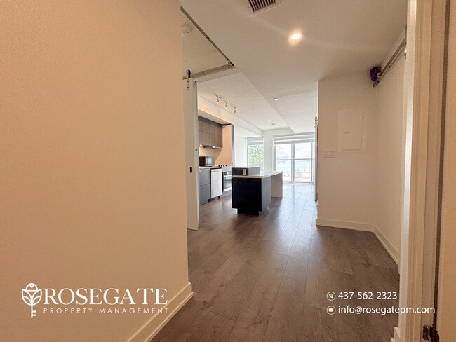 Building Photo - Pet-Friendly 1 Bedroom + Den Condo with 2 Bathrooms – Burlington