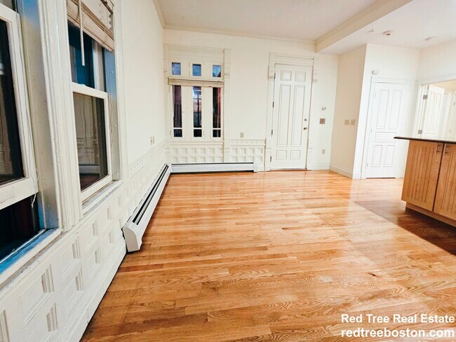 Foto del edificio - 195 Commonwealth Ave