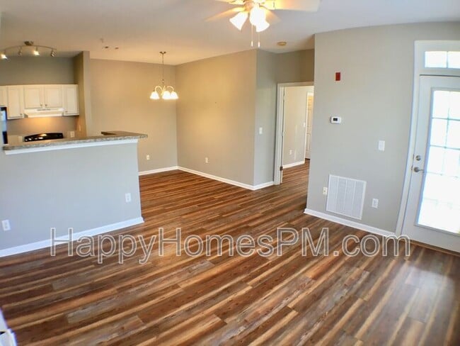 Building Photo - 45 Sycamore Ave